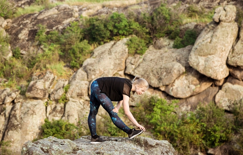 Recuperación física en el Camino de Santiago: estiramientos y masajes