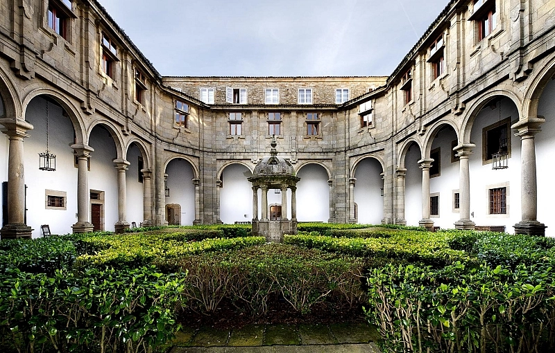 Charming accommodation or private hostel: Which one to choose for your Camino de Santiago?